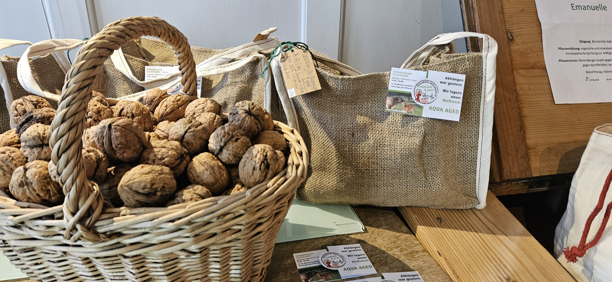 Oeschberg Bio Baumnüsse-GANZ - im Offenverkauf oder mit Baumwolle/Juttetasche