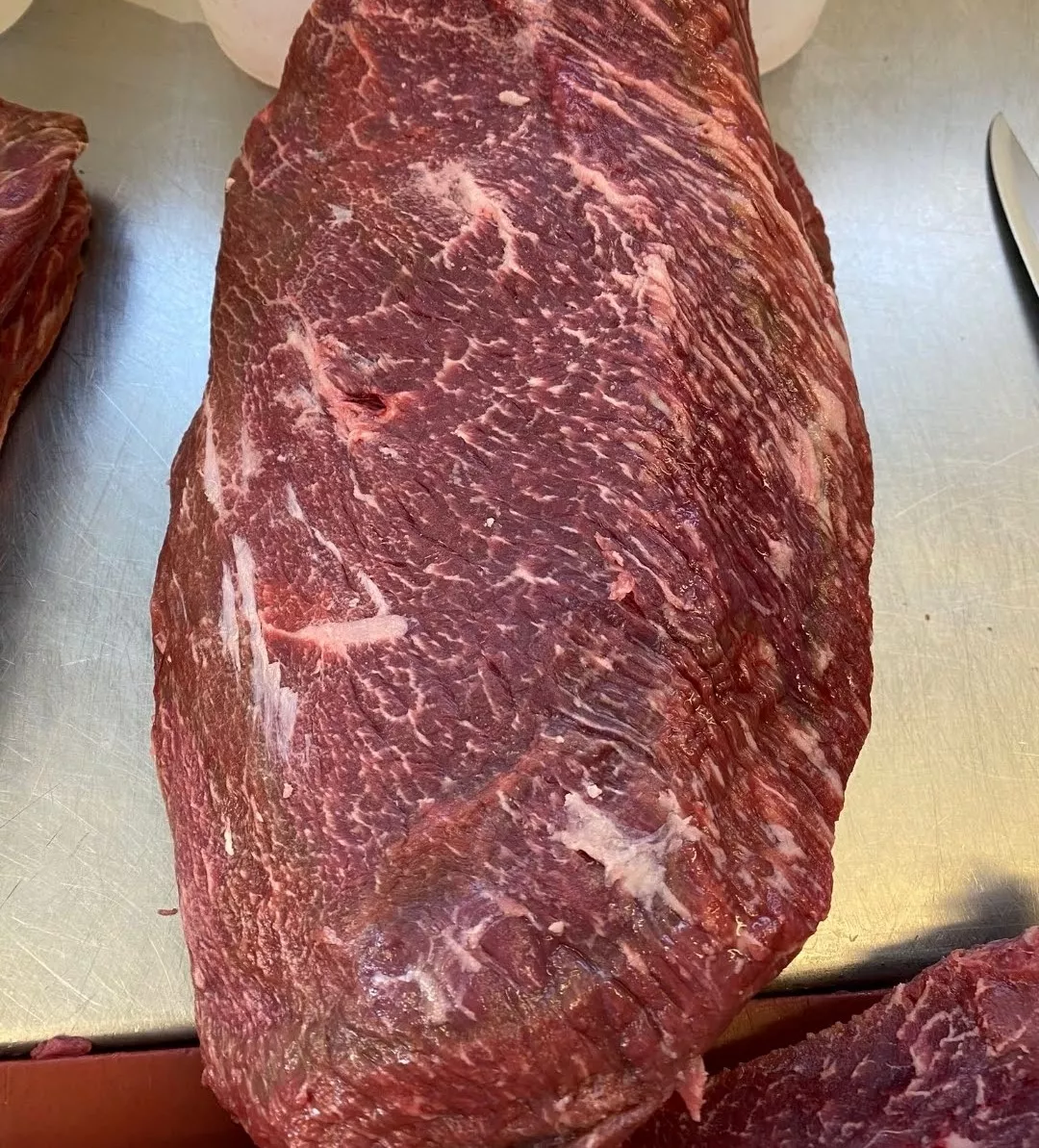 Klein Willi auf der Alp Chüebode Jaun Klein Willi auf der Alp Chüebode Jaun